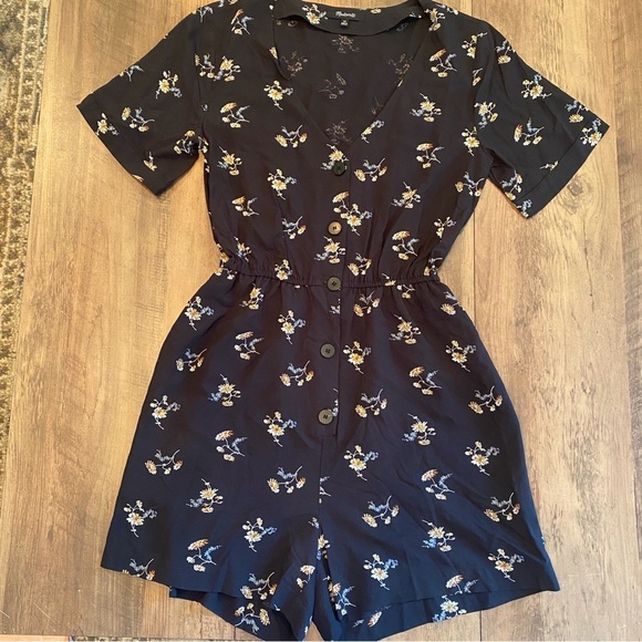 Madewell Pants - Madewell • Button-Up Black Daisies Day Romper • Size XS • NWOT